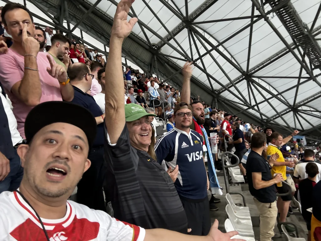 ラグビー観戦ガイド:初心者も安心!持ち物5選と服装のコツ